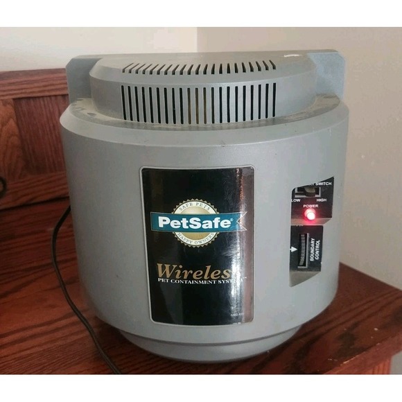 PetSafe IF-100 Wireless Fence Pet Containment System - Base Unit With Charger - Picture 1 of 5
